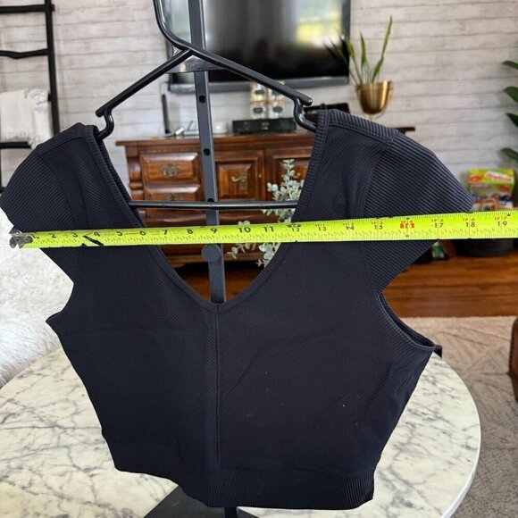 Lululemon Ready to Rise Short Sleeve Black Crop Top Size 2 - Picture 6 of 8